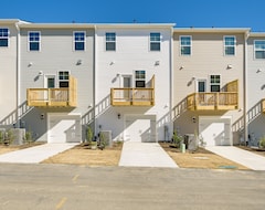 Hele huset/lejligheden Clayton Townhome About 13 Mi To Downtown Raleigh! (Garner, USA)