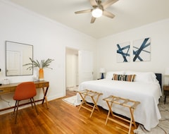Koko talo/asunto 2 Bed 1bath Modern And Cozy Condo In Vibrant Neighborhood Downtown Greensboro (Greensboro, Amerikan Yhdysvallat)