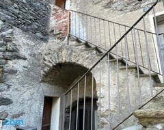 Tüm Ev/Apart Daire La Maison De Sara (Pont-Saint-Martin, İtalya)