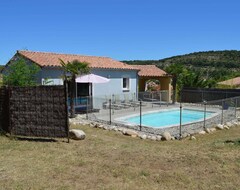 Tüm Ev/Apart Daire Villa surrounded by palm trees and bamboo, with private pool near a river (Sampzon, Fransa)