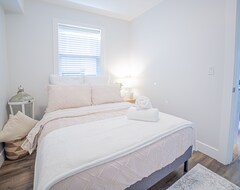 Cijela kuća/apartman Quiet East Van Retreat-coffee/parks-5 Minutes To Downtown (Vancouver, Kanada)