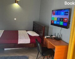 Khách sạn Comfy Suites (Kampala, Uganda)