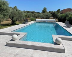 Toàn bộ căn nhà/căn hộ In A Haven Of Peace Villa With Swimming Pool, Soccer Field, Pétanque. (Lançon de Provence, Pháp)