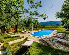 Casa/apartamento entero Beautiful Cottage With Heated Pool For 16 People (Plaški, Croacia)