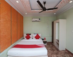 OYO 16977 Megha Resort (Mandarmoni, India)