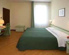 Hotel Valbrenta (Limena, Italy)
