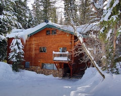 Hotel Log Cabin On The Stream (Sundance, USA)