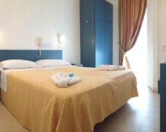 Khách sạn Hotel Till (Rimini, Ý)