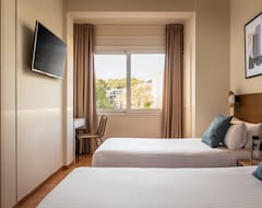 Hotel BYPILLOW Erba (Girona, Spain)