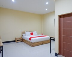 Khách sạn Reddoorz @ G Hotel Luwuk (Luwuk, Indonesia)