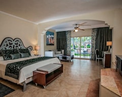 Hotel Majestic Colonial Punta Cana (Playa Bavaro, Dominican Republic)