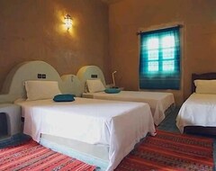 Khách sạn Riad Dar Ouzine (Merzouga, Morocco)