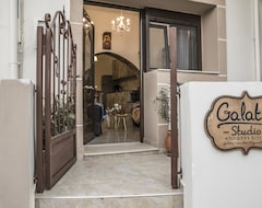 Hotel Studio Galatia (Kamilari, Greece)