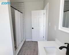 Hele huset/lejligheden Room for rent with own bathroom (Hartford, USA)