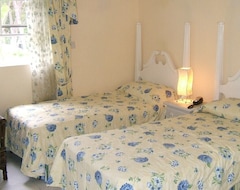 Tüm Ev/Apart Daire Amaryl Apartment Is A 2 Bedrooms 2 Bathrooms At The End Of St Lawrence Gap (Oistins, Barbados)