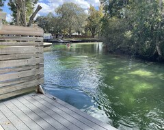 Toàn bộ căn nhà/căn hộ Beautiful River Front Home-best On The Weeki Watchee River (Weeki Wachee, Hoa Kỳ)
