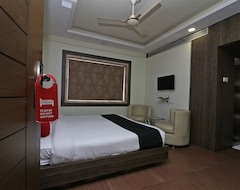 Hotel Emerald (Kolkata, India)