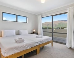 Entire House / Apartment Allenby Mt Iron Edge 2 Bedroom Upstairs (Wanaka, New Zealand)