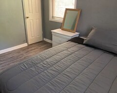 Entire House / Apartment Simple Urban Stay (Albany, USA)