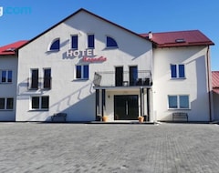 Hotelli Pokoje Goscinne MAGNOLIA (Zalewo, Puola)