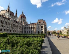 Entire House / Apartment Riverside Luxury (Budapest, Hungary)