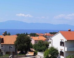 Hotel Holiday Apartment With Air Conditioning, Satellite Tv And Internet Access (Malinska, Croatia)