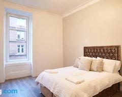 Hele huset/lejligheden Lovely, Recently Refurbished Two Bedroom Apartment (Glasgow, Storbritannien)