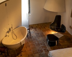 Hotelli Castello Di Semivicoli (Casacanditella, Italia)