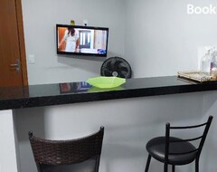 Casa/apartamento entero Apto De 1 Qt Na Ceilandia Prox Do Metro. (Ceilândia, Brasil)