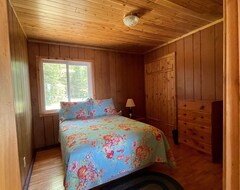 Koko talo/asunto Family Lakeside Lodge Private Lake And Acerage Fishing Hiking Hunting And Nature (Crystal Falls, Amerikan Yhdysvallat)