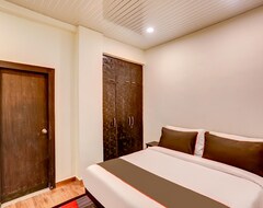 Khách sạn Collection O Sr Inn Awas Vikas (Kanpur, Ấn Độ)