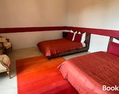 Bed & Breakfast Appartements Au Chateau Crenille. (Chaumes-en-Brie, Pháp)
