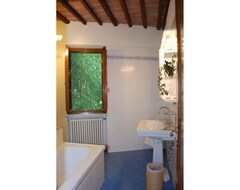 Casa/apartamento entero Villa In Segromigno In Monte With 6 Bedrooms Sleeps 12 (Capannori, Italia)