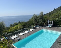 Hotel Villa Toscane Overlooking Monte Carlo (Éze, France)