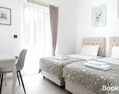 Hele huset/lejligheden Iliada Luxury Apartment (Porto Rafti, Grækenland)