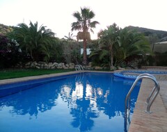 Toàn bộ căn nhà/căn hộ Comfortable Villa With Air Conditioning, Wi-Fi, Pool, And Peaceful Garden (Los Gallardos, Tây Ban Nha)