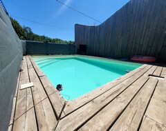 Koko talo/asunto Family House With Swimming Pool (Montguyon, Ranska)