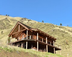 Toàn bộ căn nhà/căn hộ Hand Crafted Log Cabin On The Salmon River With Private Sand Beach (Riggins, Hoa Kỳ)