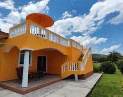 Casa/apartamento entero Vacation Home On Caribbean Coast For Rent With Private Beach (Balfate, Honduras)