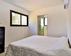 Toàn bộ căn nhà/căn hộ 6 Bedroom Accommodation In Carsan (Carsan, Pháp)