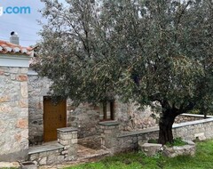Toàn bộ căn nhà/căn hộ Cheerful 3 Bedroom Cottage With Indoor Fireplace (Ermioni, Hy Lạp)