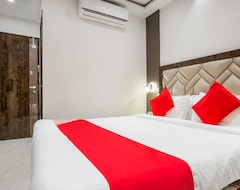 Hotelli Oyo 37559 Hotel Al Haram (Navi Mumbai, Intia)