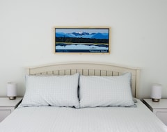 Koko talo/asunto Modern 1 Bedroom Condo. So Much To Explore At Your Fingertips (Victoria, Kanada)