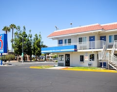 Hotel Motel 6 Fresno-Blackstone South (Fresno, Sjedinjene Američke Države)