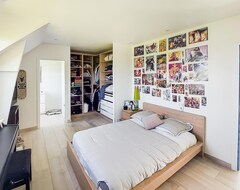 Toàn bộ căn nhà/căn hộ 5 Bedroom Accommodation In Pierre-levée (Pierre-Levée, Pháp)