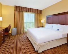 Khách sạn 2 Connecting Suites With 3 Beds And 2 Sofabeds At A Full Service Hotel By Suiteness (Concord, Hoa Kỳ)