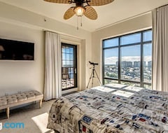 Apart Otel Vista Del Mar at Cape Harbour Marina, 10th Floor Luxury Condo, King Bed, Views! (Cape Coral, ABD)