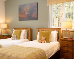 Hele huset/lejligheden Salmon Run Lodge - A Lodge That Sleeps 6 Guests In 3 Bedrooms (Carrbridge, Storbritannien)