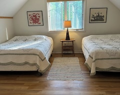 Cijela kuća/apartman Quiet, Spacious, Serene Retreat Located In A Private Wooded Setting (Fife Lake, Sjedinjene Američke Države)