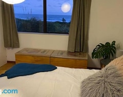 Entire House / Apartment Ocean Retreat (Dunedin, New Zealand)